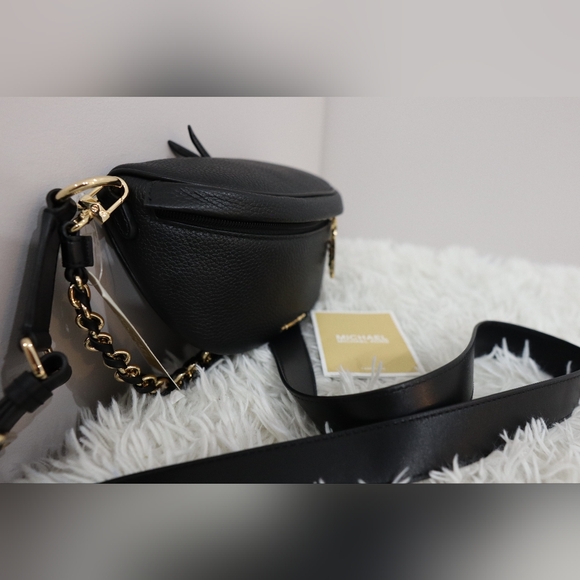 Authentic and New Michael kors multi purpose bag - Picture 4 of 7